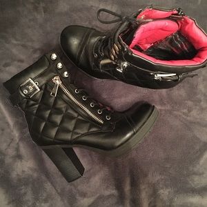 Black Guess Boots